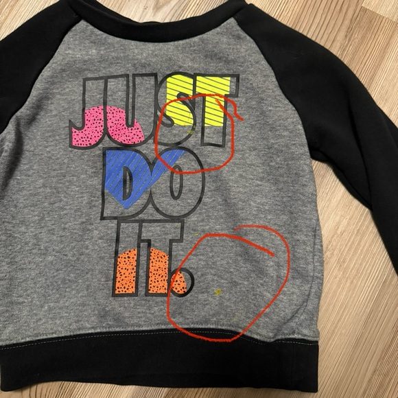 Toddler Girls Nike Gray and Black Sweatshirt - Picture 2 of 5